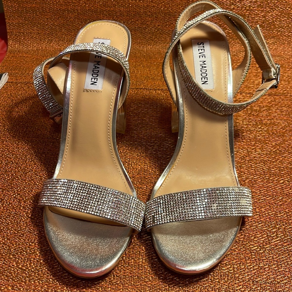 Used Women’s sz 10M Steve Madden Yuma Rhinestone Ankle Strap Heel